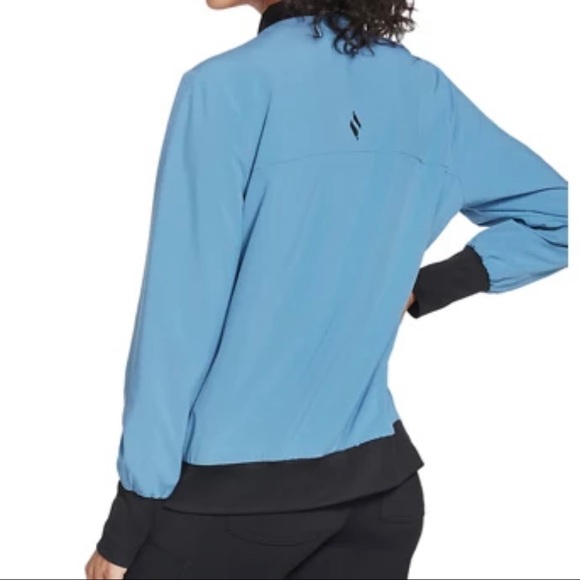 Skechers Women's Midnight Leopard Reversible Bomber Jacket - Picture 4 of 4